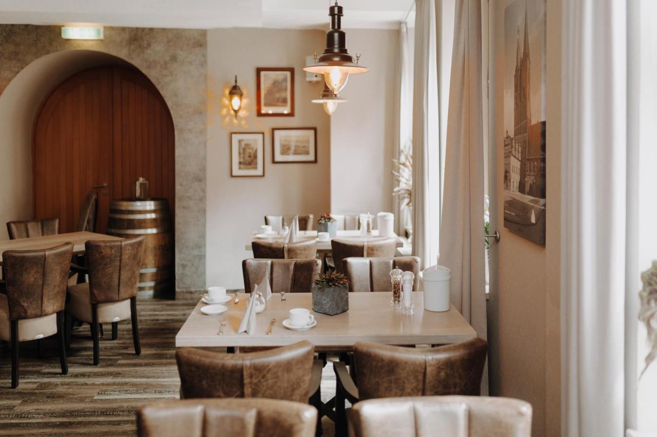 Hotel Schwarzer Adler Stendal Luaran gambar